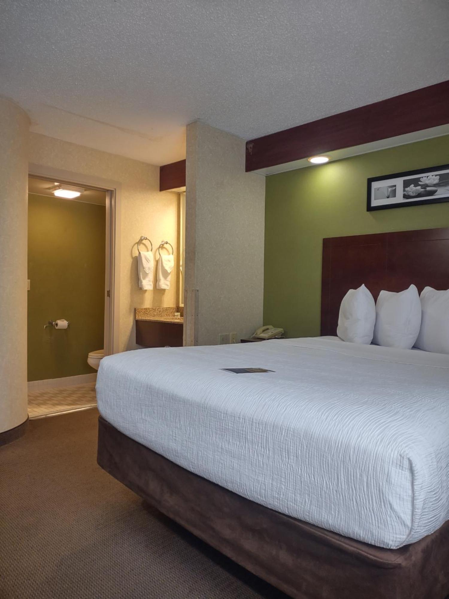 Hotel Baymont By Wyndham Flat Rock Exterior foto